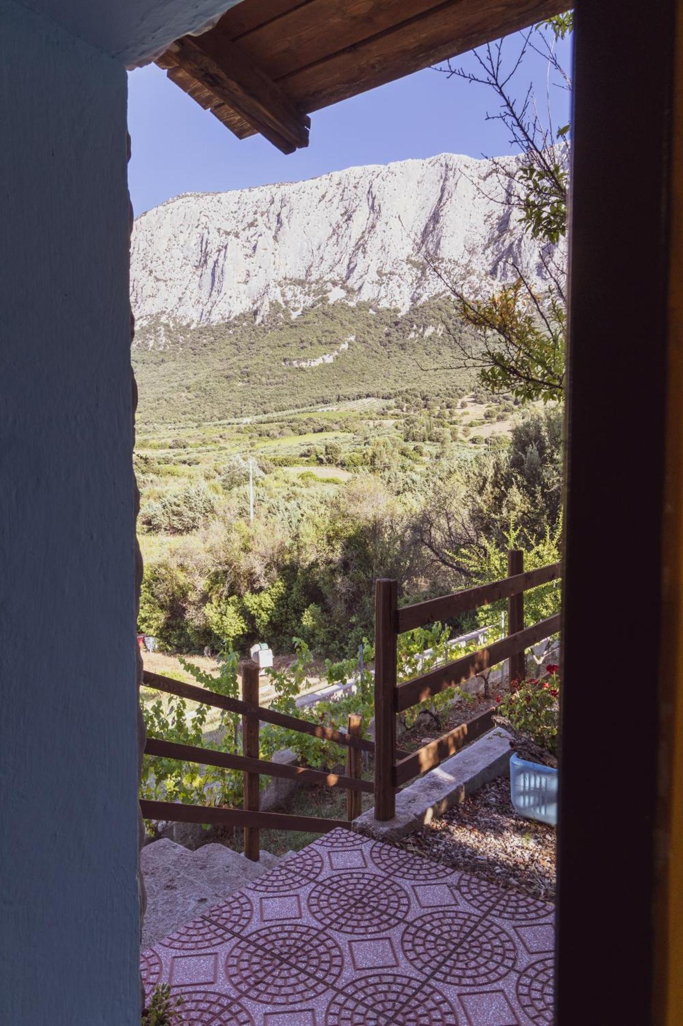 Panoramic House Villa Oliena Exterior foto
